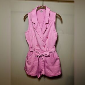 Adorable and flattering romper.